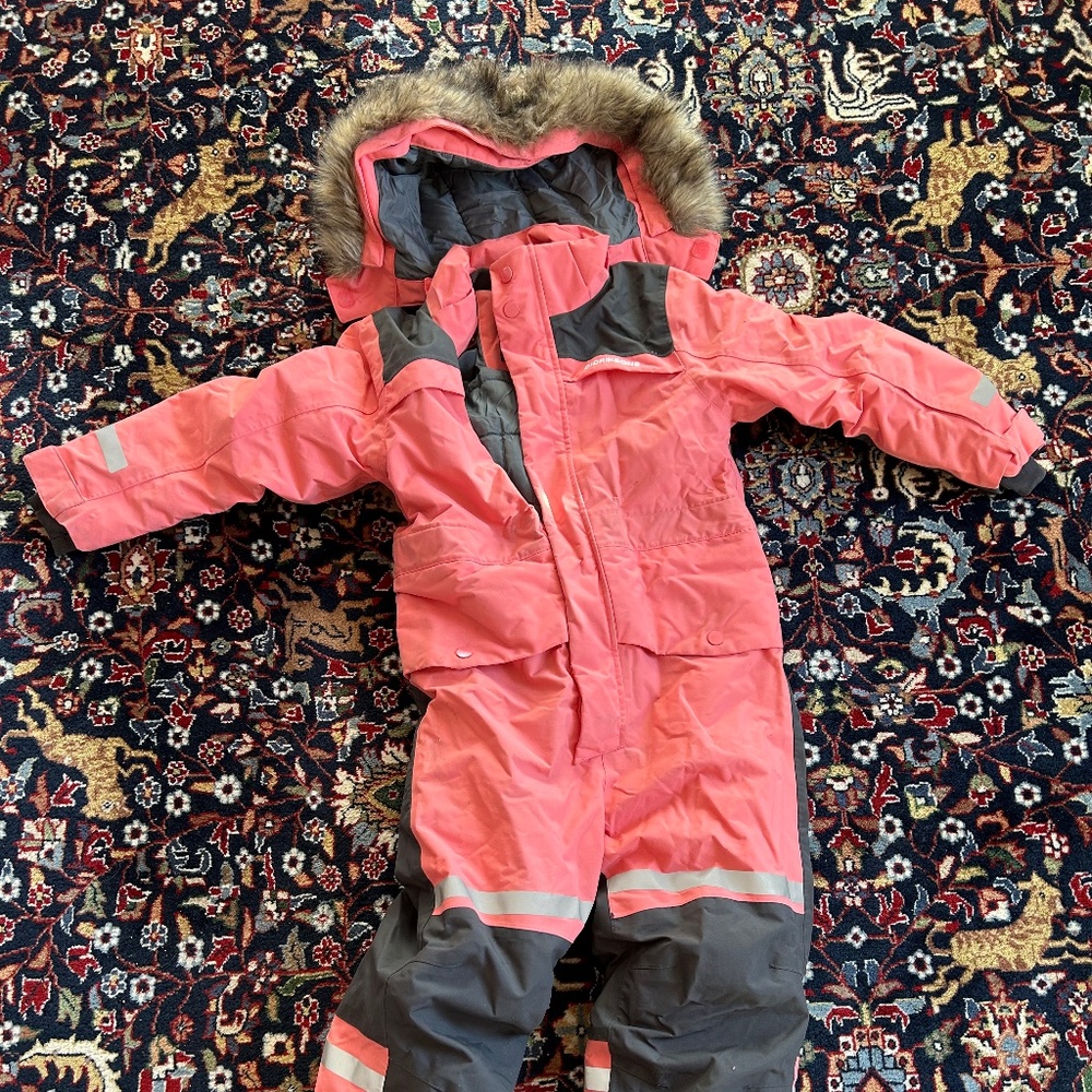 Didrickson’s kids snowsuit size 120